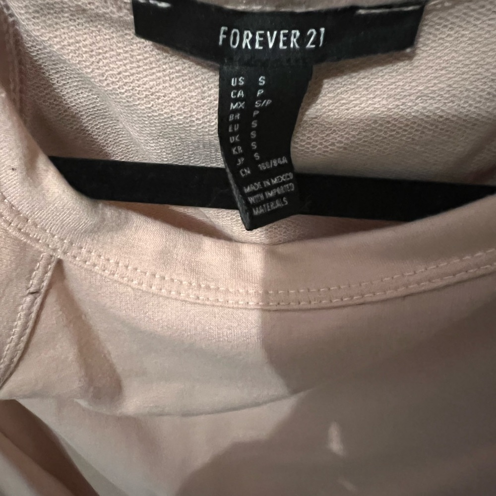 FOREVER 21 off shoulder long sleeve Size Small